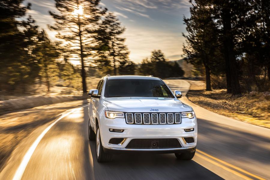  Jeep Grand Cherokee Summit (WK2) 2016 года  (фото 13 из 18)